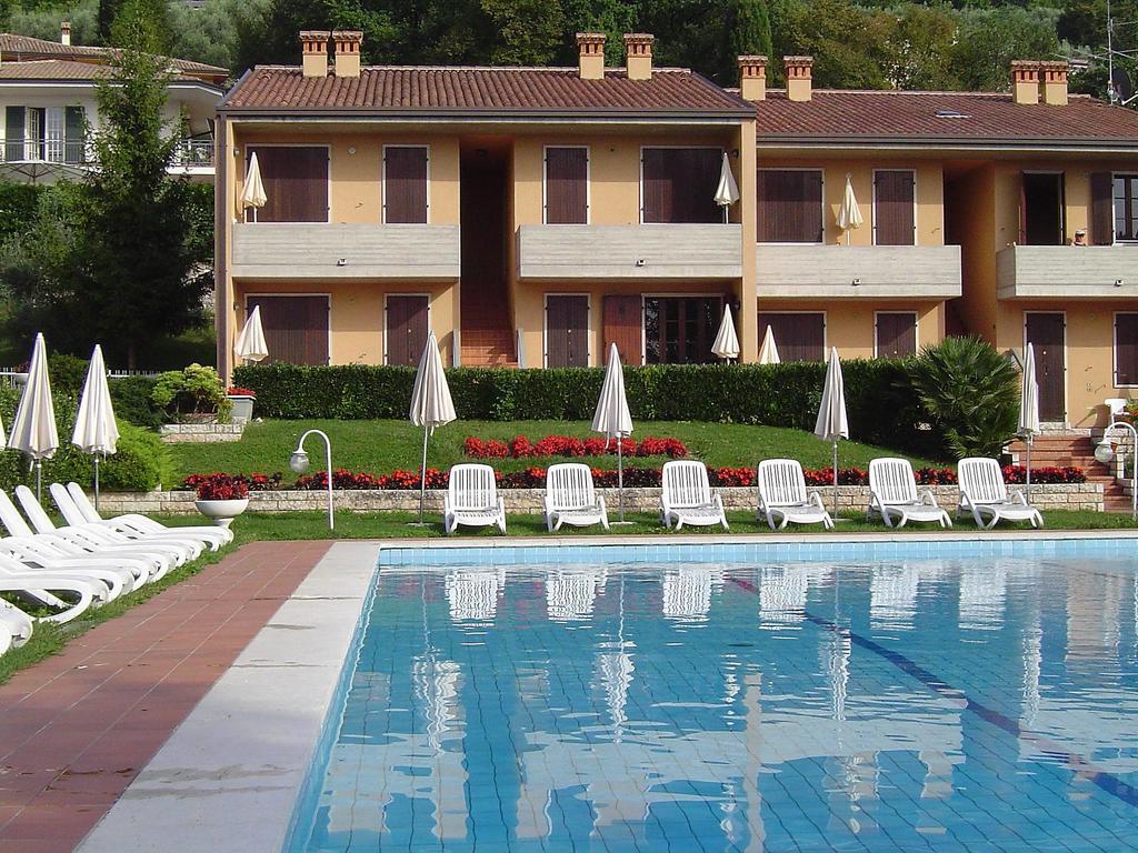 Residence Liana Albisano Torri Del Benaco Exterior foto