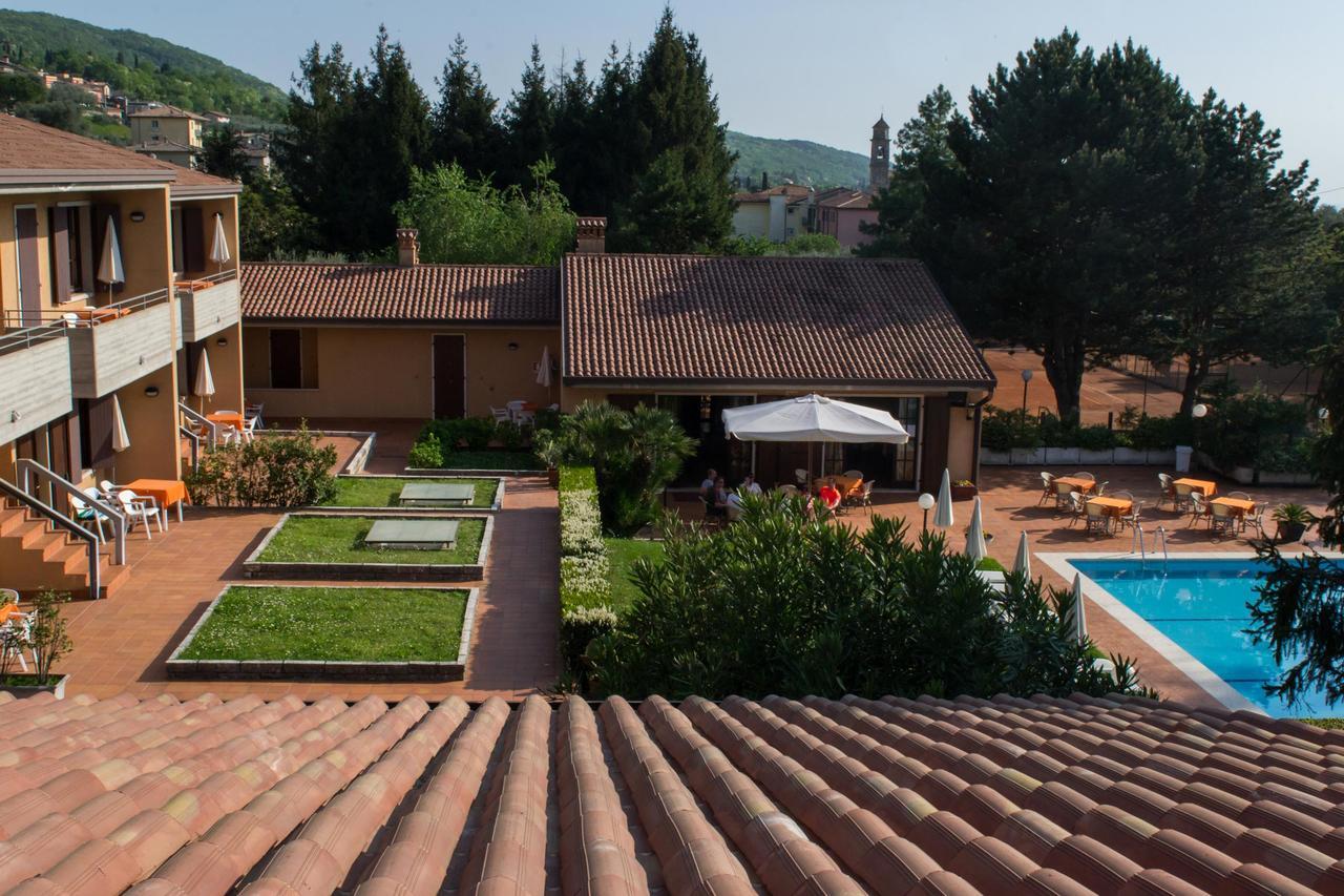 Residence Liana Albisano Torri Del Benaco Exterior foto